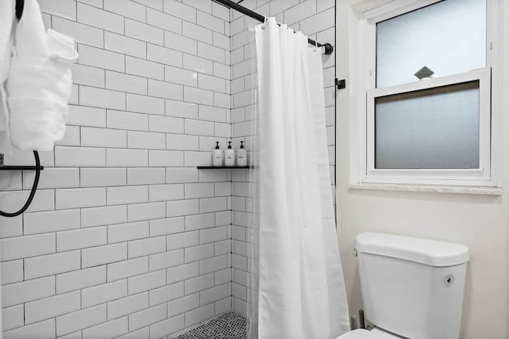 Full bathroom 3 photo 6